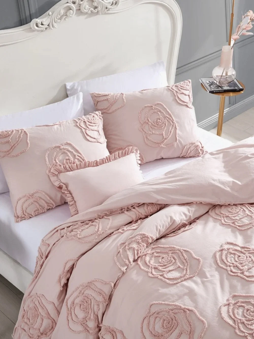 Betsy Johnson Rampling Rose Queen Duvet Cover